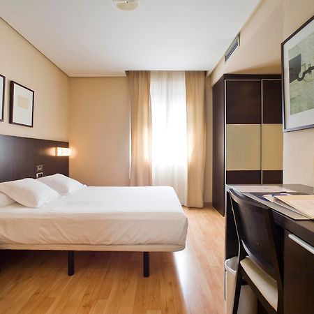 Hotel Sercotel Tudela Bardenas Oda fotoğraf
