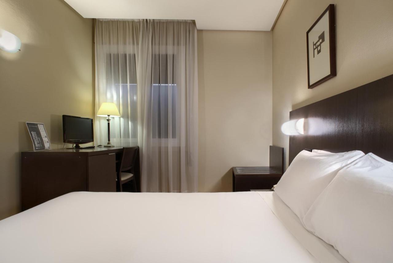 Hotel Sercotel Tudela Bardenas Oda fotoğraf